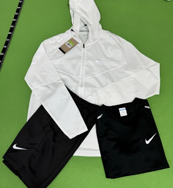 Nike Windrunner Hooded Jacket White/Black