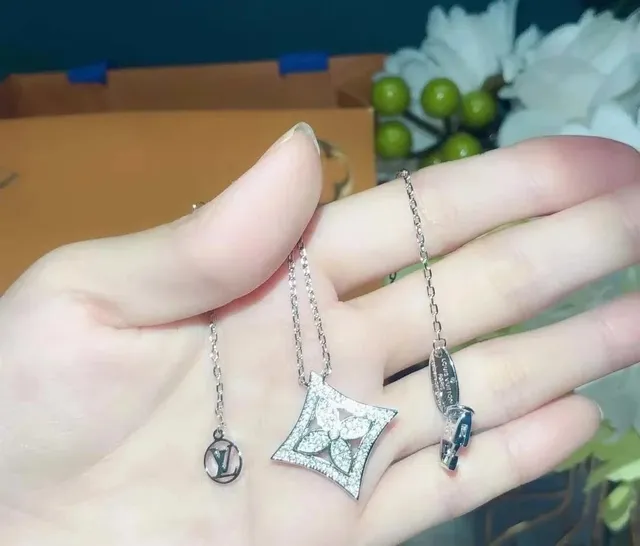 Louis Vuitton Flower Motif Necklace Pave Diamond