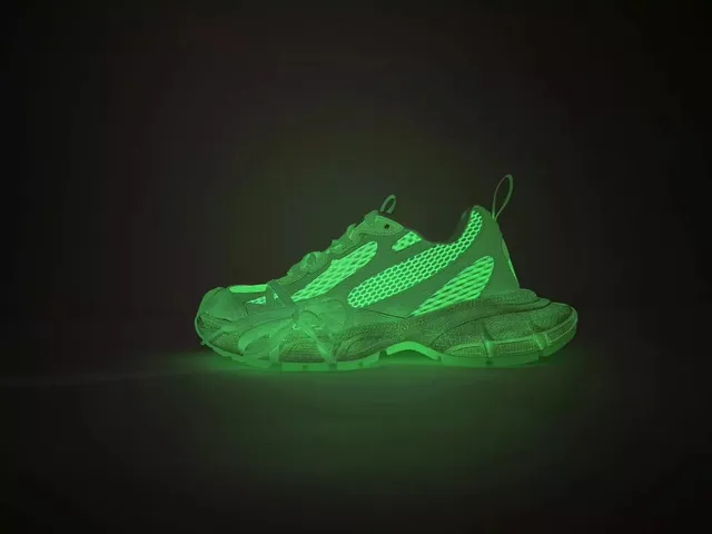 010-32夜光白35-46