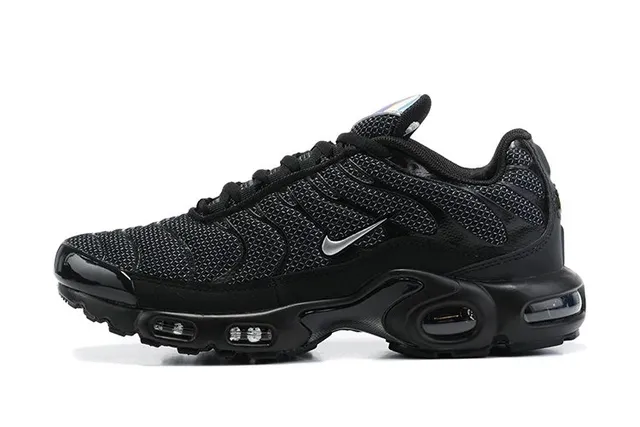 Nike Air Max Plus Triple Black
