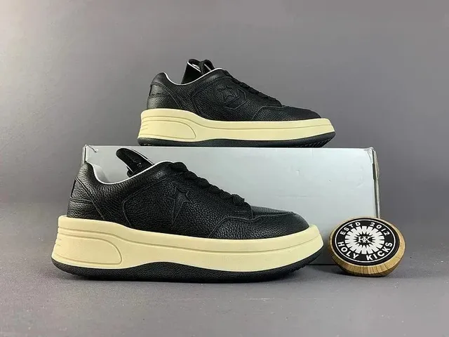 Converse Chuck Taylor All Star Platform Leather