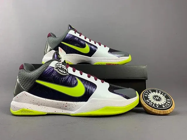 Kobe 4 Protro Grinch