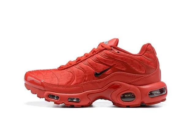 Nike Air Max Plus Total Crimson