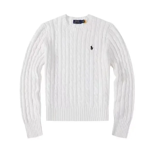 White sweater (little dark horse)