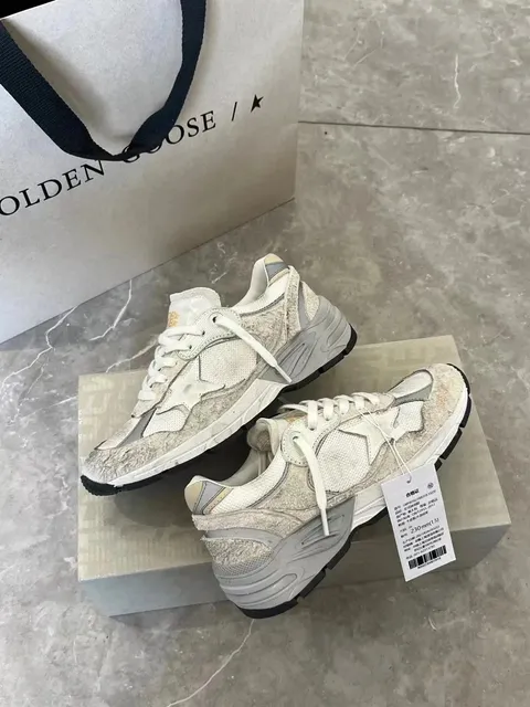 Golden Goose Superstar Distressed White