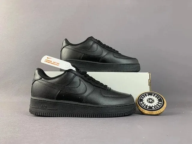 Nike Air Force 1 Low Triple Black