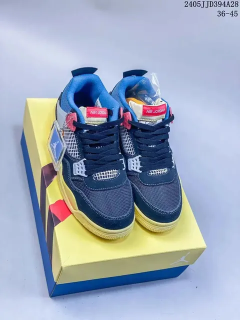 Air Jordan 4 Retro