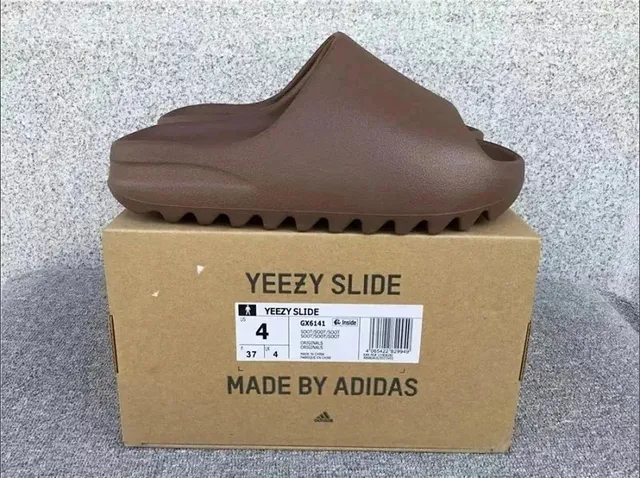 Yeezy Slide Earth