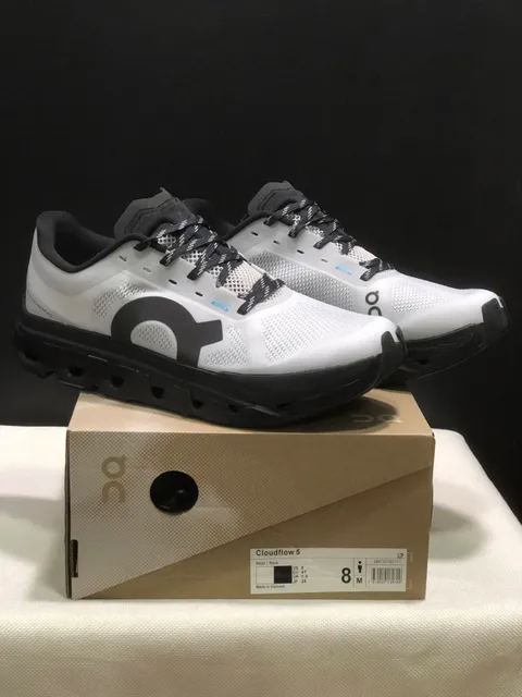 On Cloudflow 5 Beige Black