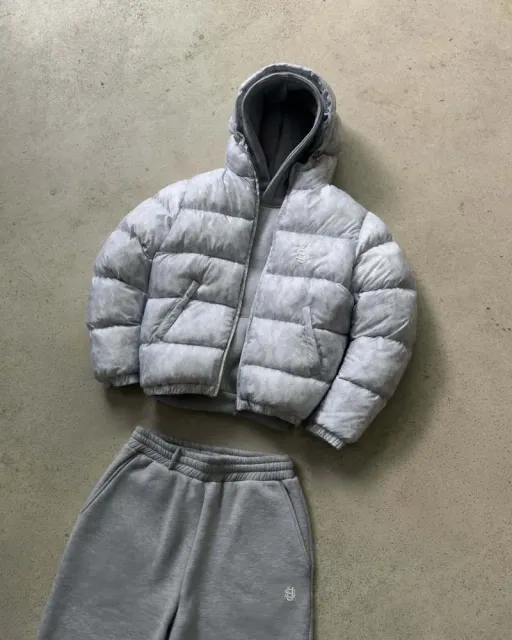灰色logo棉服