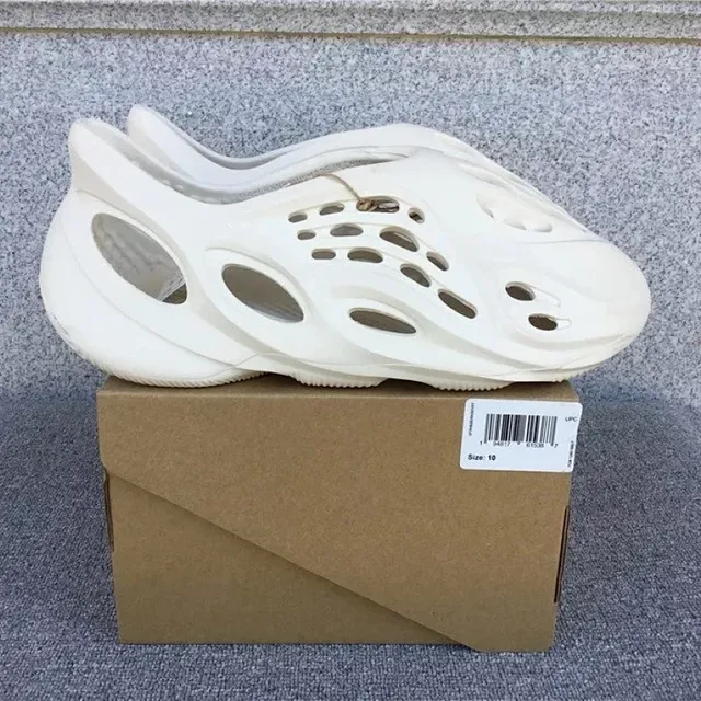 Yeezy Foam Runner Bone
