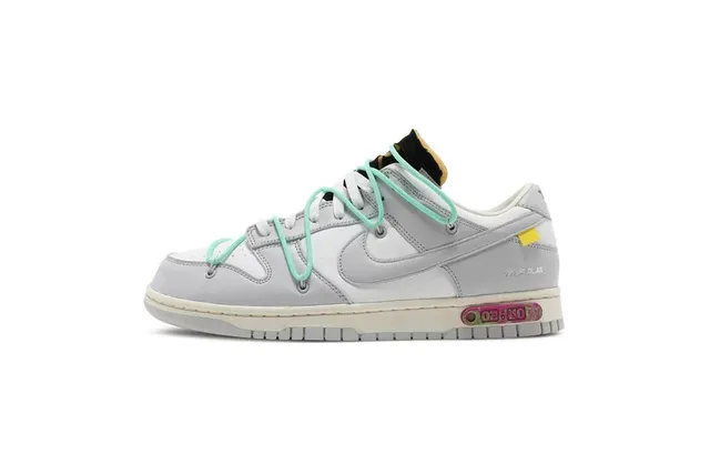 Nike × Off-White Dunk Low