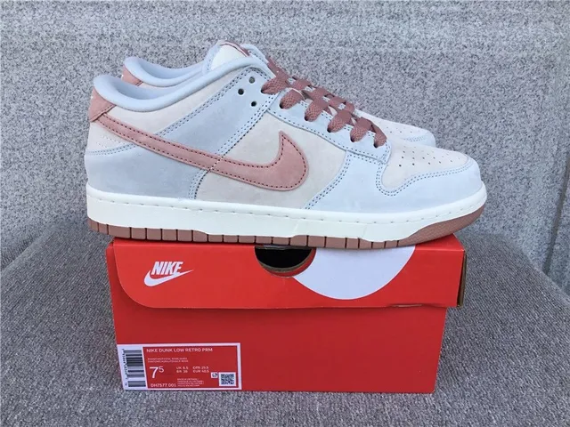 Nike Dunk Low Retro PRM