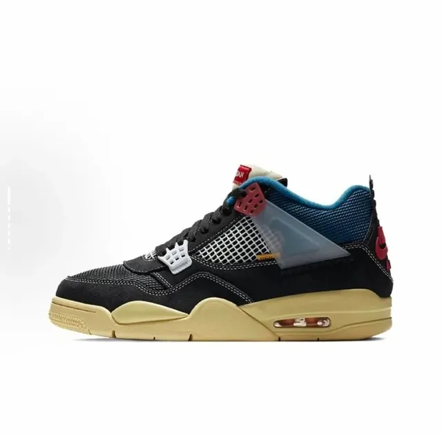 Air Jordan 4 Travis Scott