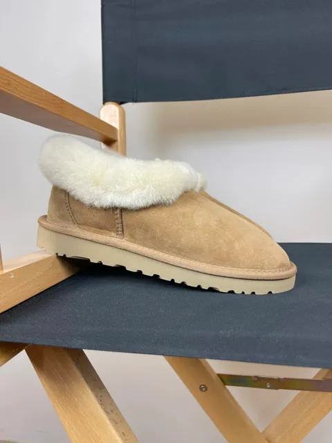UGG Classic Mini Shearling Lined