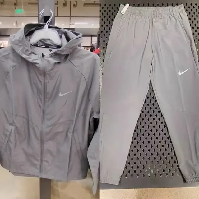 Nike Windrunner Jacket Lightweight Hooded