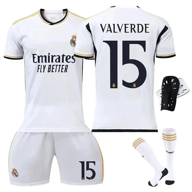 Real Madrid Home Kit Valverde 15
