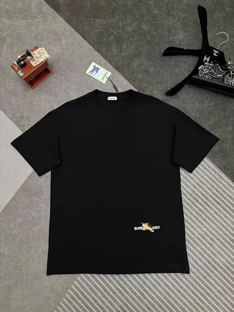 Burberry Equestrian Knight T-Shirt Embroidered Logo