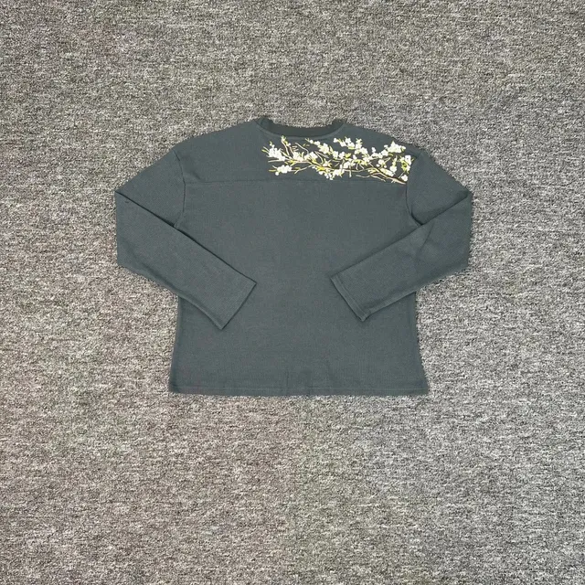 Long-Sleeve Top Floral Embroidery