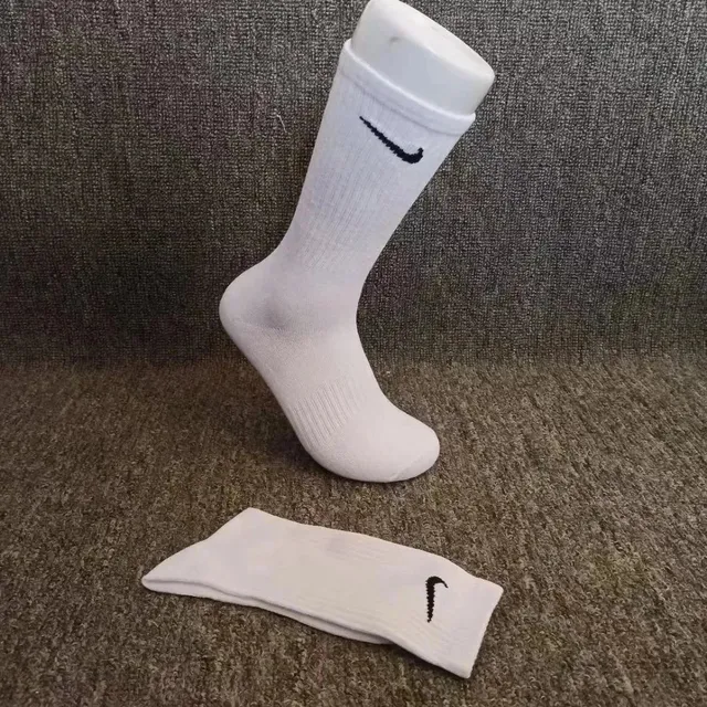 白色高筒毛巾底