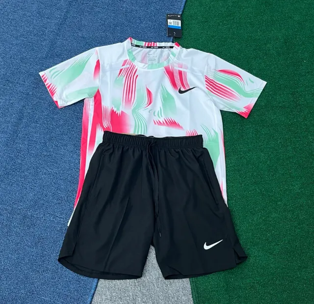 Nike Sportswear Set Abstract Print