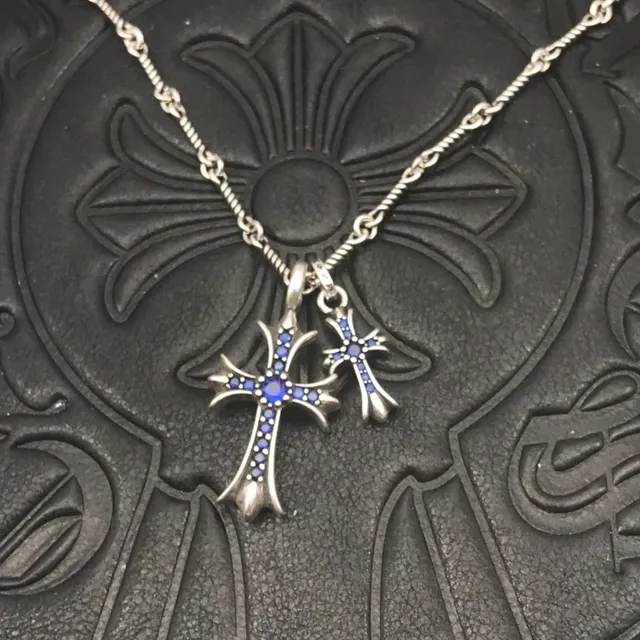 Dressed blue diamonds (with twist chain)