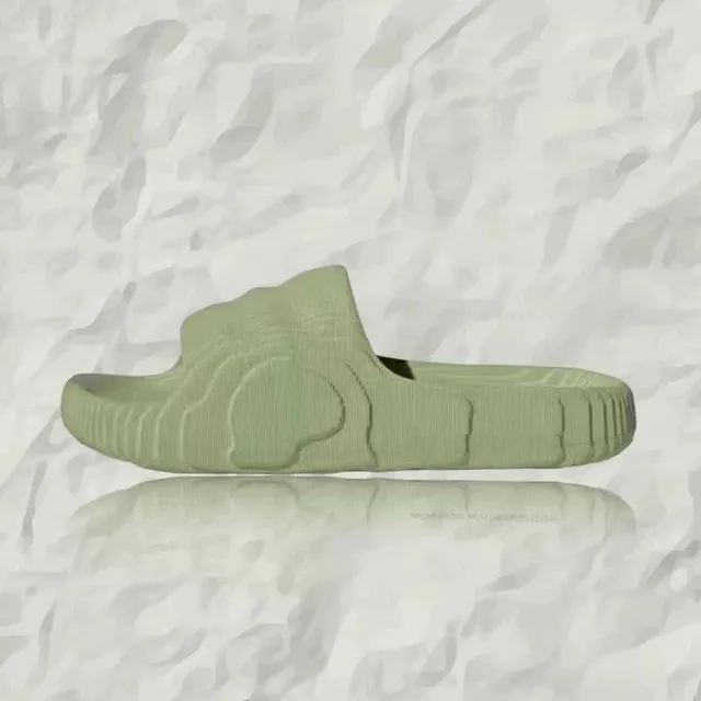 Yeezy Slide Earth
