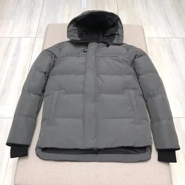 Canada Goose Puffer Jacket Classic Fit