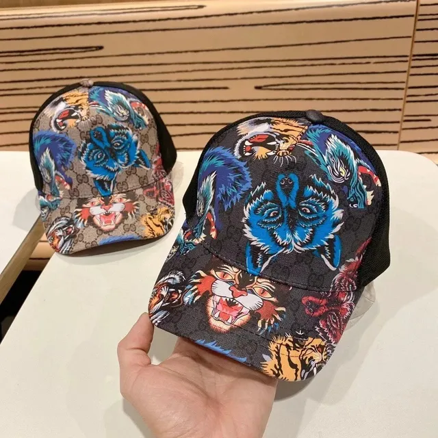 Gucci Tiger Print Cap Tiger Motif GG Supreme
