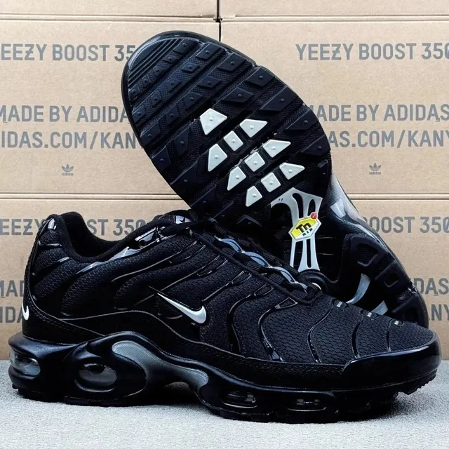 AIR MAX PIUS TN 黑色白钩 DX8971-001