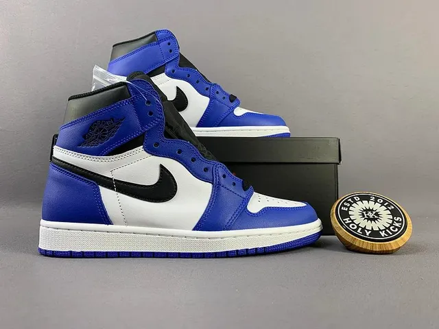 Air Jordan 1 High Royal Blue