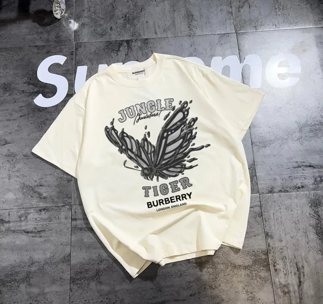 Burberry Graphic T-Shirt Jungle Tiger Print