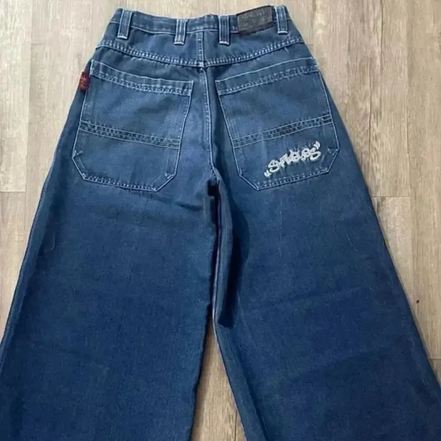 Baggy Jeans Embroidered Back Pocket