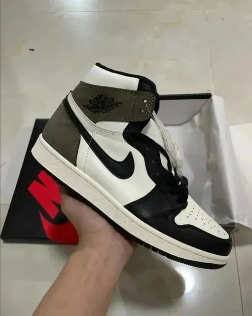 Air Jordan 1 High Mocha