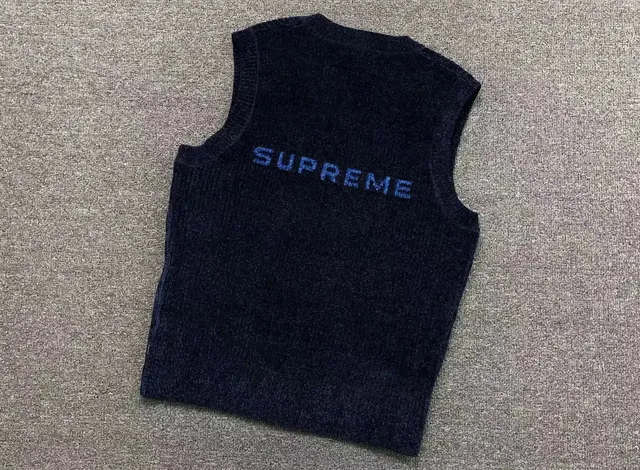 Supreme Knit Vest Box Logo