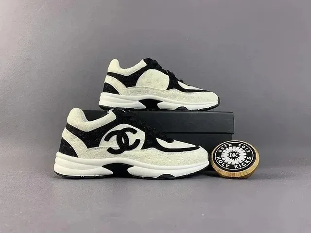 Chanel Trainer Classic CC Logo