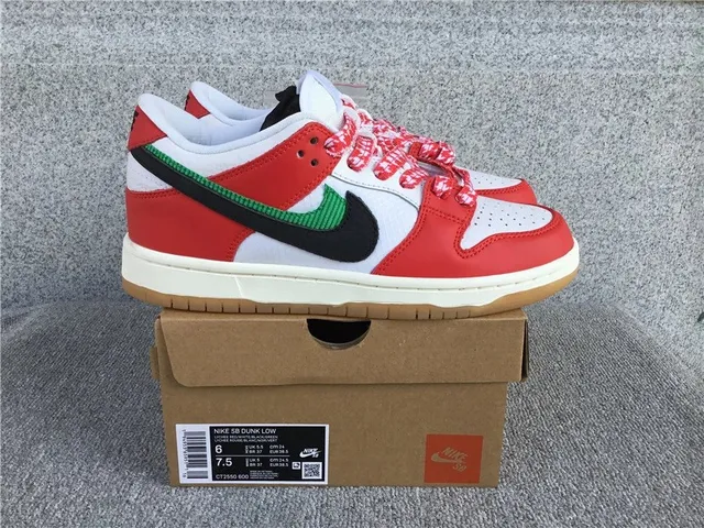 Nike SB Dunk Low