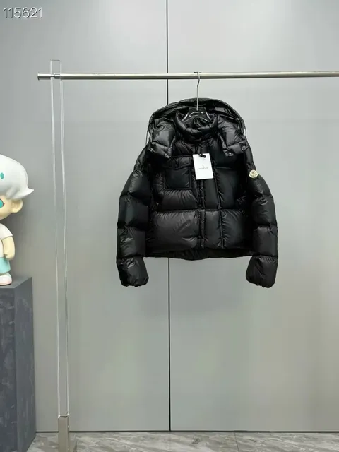 Moncler Short Puffer Jacket Classic Quilted