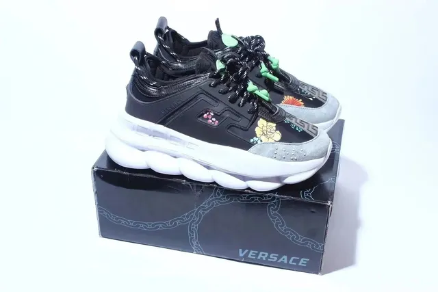 Versace Chain Reaction