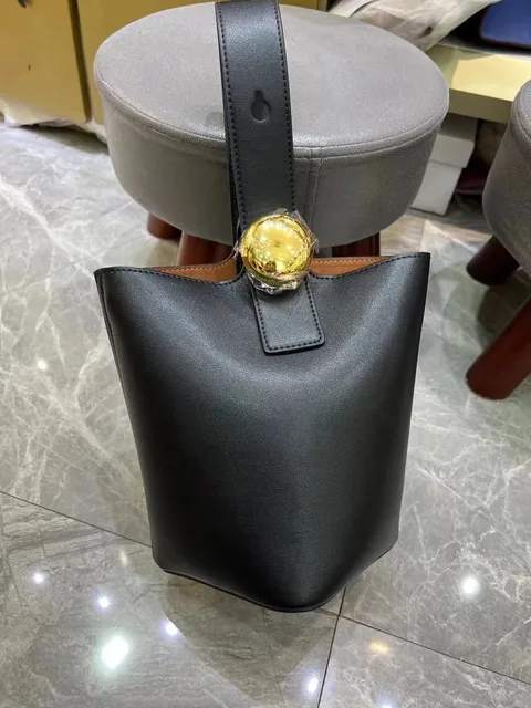 Hermès Oran Sandal Black with Gold Hardware