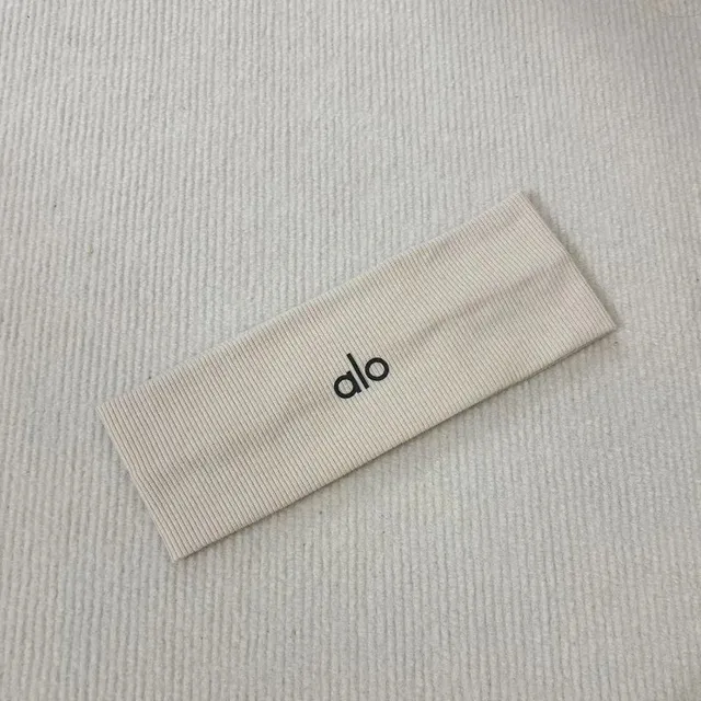 Alo Yoga Headband Logo