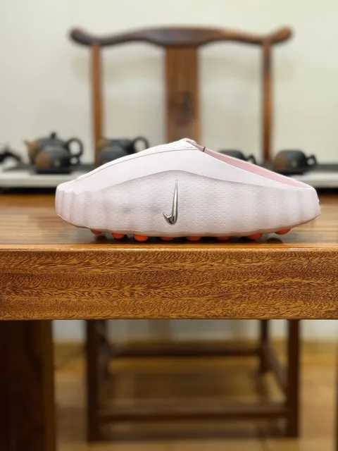 Nike Mayfly Woven Pale Pink