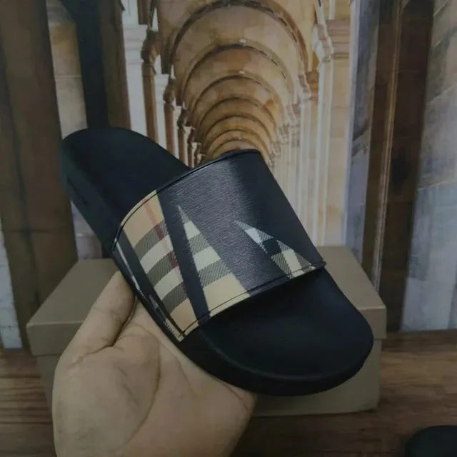 Burberry Check Slide Nova Check