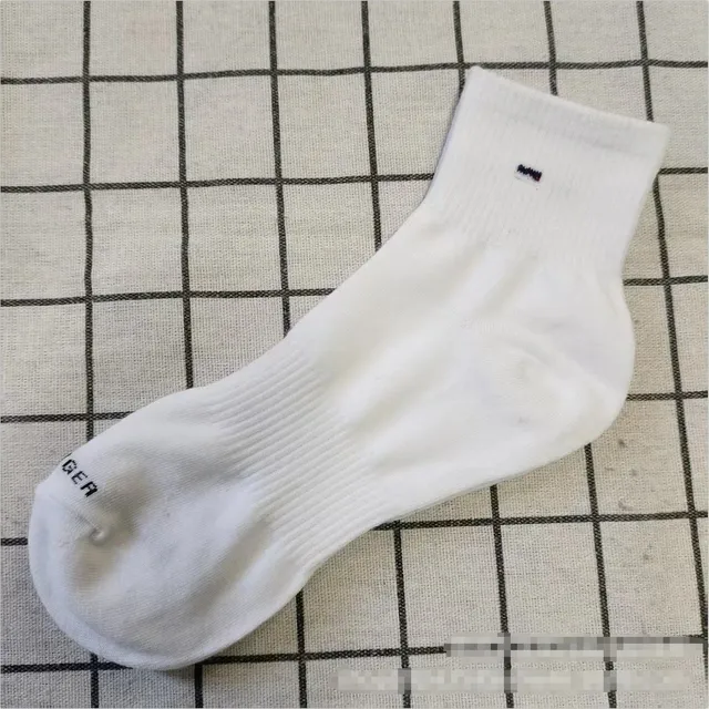 运动款白