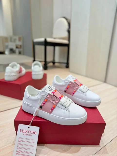 Valentino Rockstud Sneaker