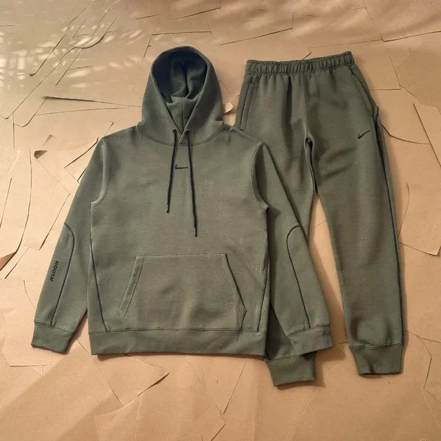 军绿色 Army Green