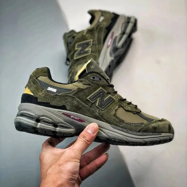 New Balance 2002R Olive