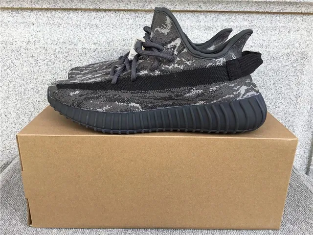 Yeezy Boost 350 V2 Zebra