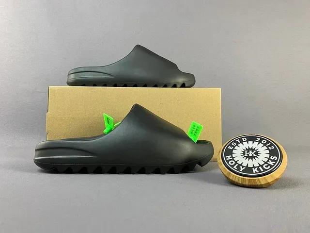 Yeezy Slide Onyx