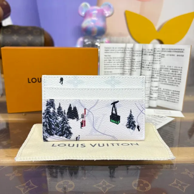 Louis Vuitton Card Holder Ski Resort Print